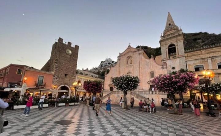 Romantica Casa A Taormina Exterior photo